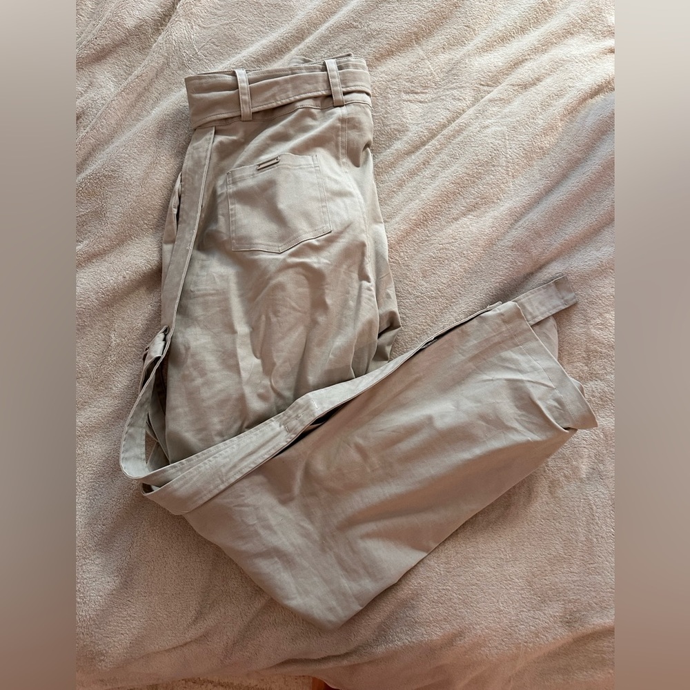 Maniere De Voir Cream Trousers with Architectural Seam Design - Picture 4 of 9